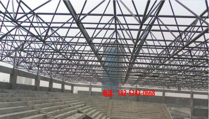 葫蘆島特教中心看臺(tái)網(wǎng)架加工安裝